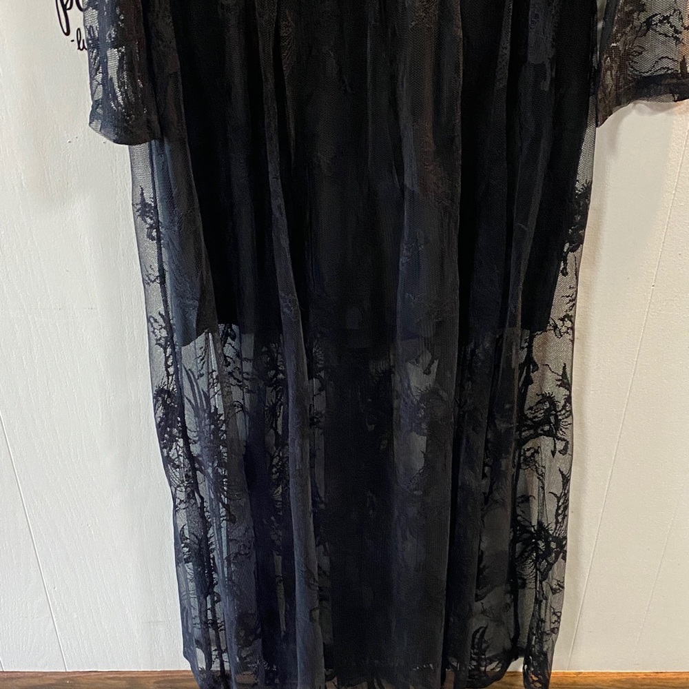 Elegant Strapless Black Dress with Lace Overlay - Picture 6 of 12